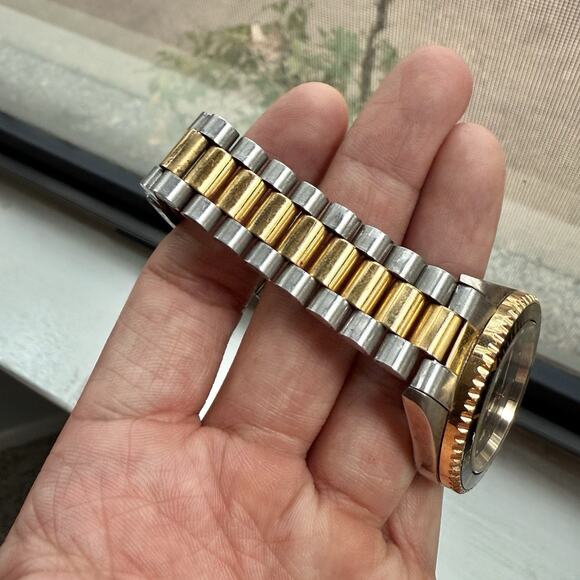 Vintage Armitron Pro All Sport Two-Tone Diver Black Dial Y143A Turtle Case Watch - Picture 5 of 9